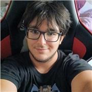 Puedo ser profesor de literatura, historia o geografía, también de matemáticas muy básicas. Me interesaría dar clases a primaria.